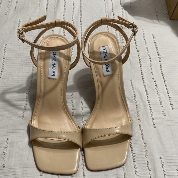 Nude high shine heels - Picture 6 of 9